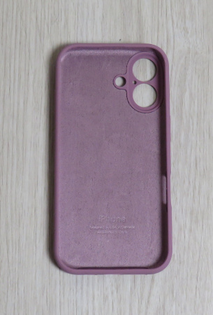 Силиконовый чехол для iPhone 16 Plus с закрытой камерой светло-фиолетовый