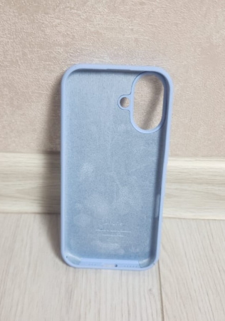 Силиконовый чехол для iPhone 17 с открытой камерой голубой