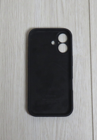 Силиконовый чехол для iPhone 16 с закрытой камерой Черный