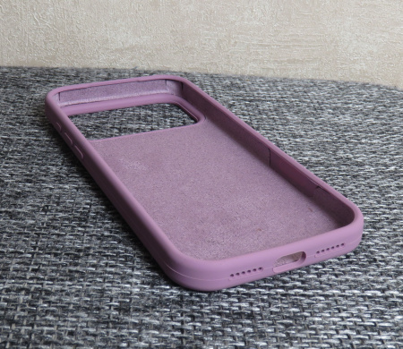 Силиконовый чехол для iPhone 17 Pro с открытой камерой светло-фиолетовый