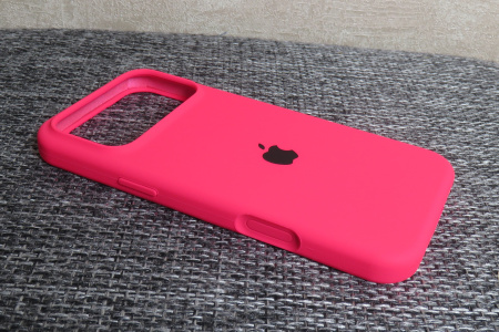 Силиконовый чехол для iPhone 17 Pro с открытой камерой розовый