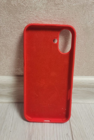 Силиконовый чехол для iPhone 17 с открытой камерой Красный