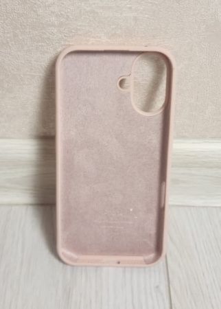 Силиконовый чехол для iPhone 17 с открытой камерой пудровый