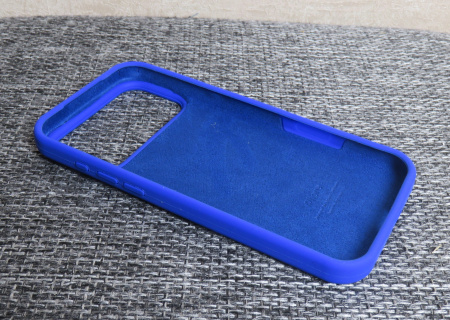 Силиконовый чехол для iPhone 17 Pro с открытой камерой индиго