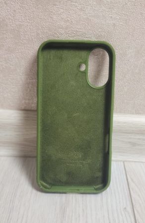 Силиконовый чехол для iPhone 17 с открытой камерой хаки