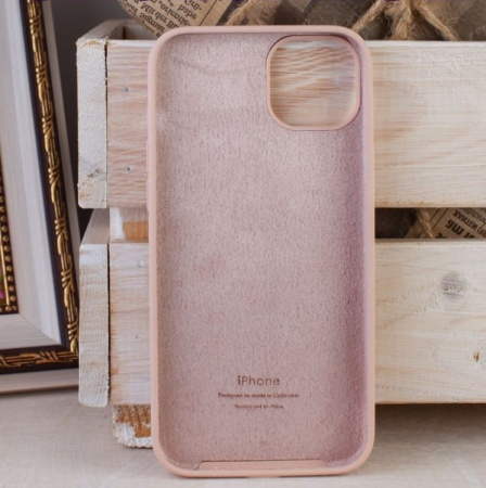 Силиконовый чехол для iPhone 15 Plus с открытой камерой пудровый