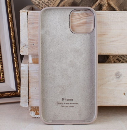 Силиконовый чехол для iPhone 15 Plus с открытой камерой серофиолетовый